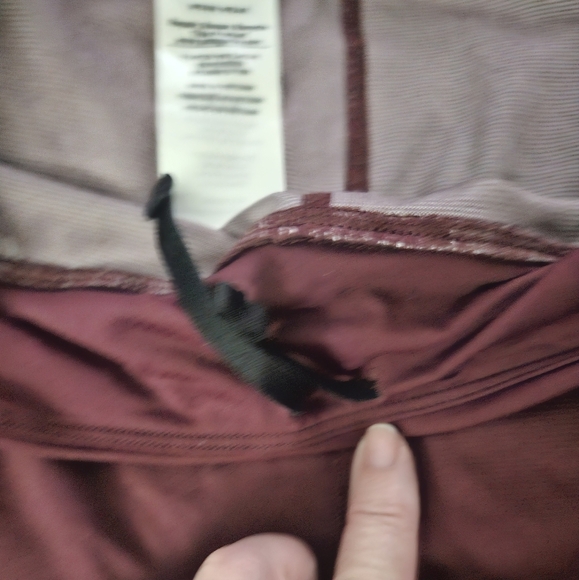 Patagonia Maroon Performance Cropped Leggings Size L - Picture 4 of 9